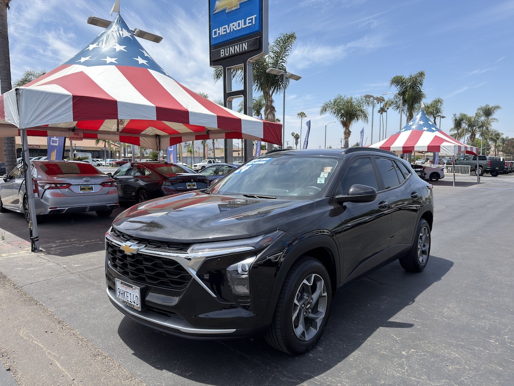 Used 2024 Chevrolet Trax LT SUV