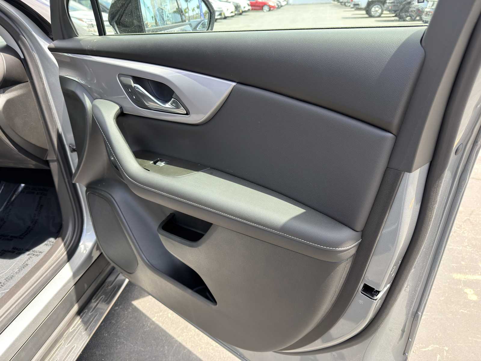 2025 Chevrolet Blazer 2LT - Photo 11