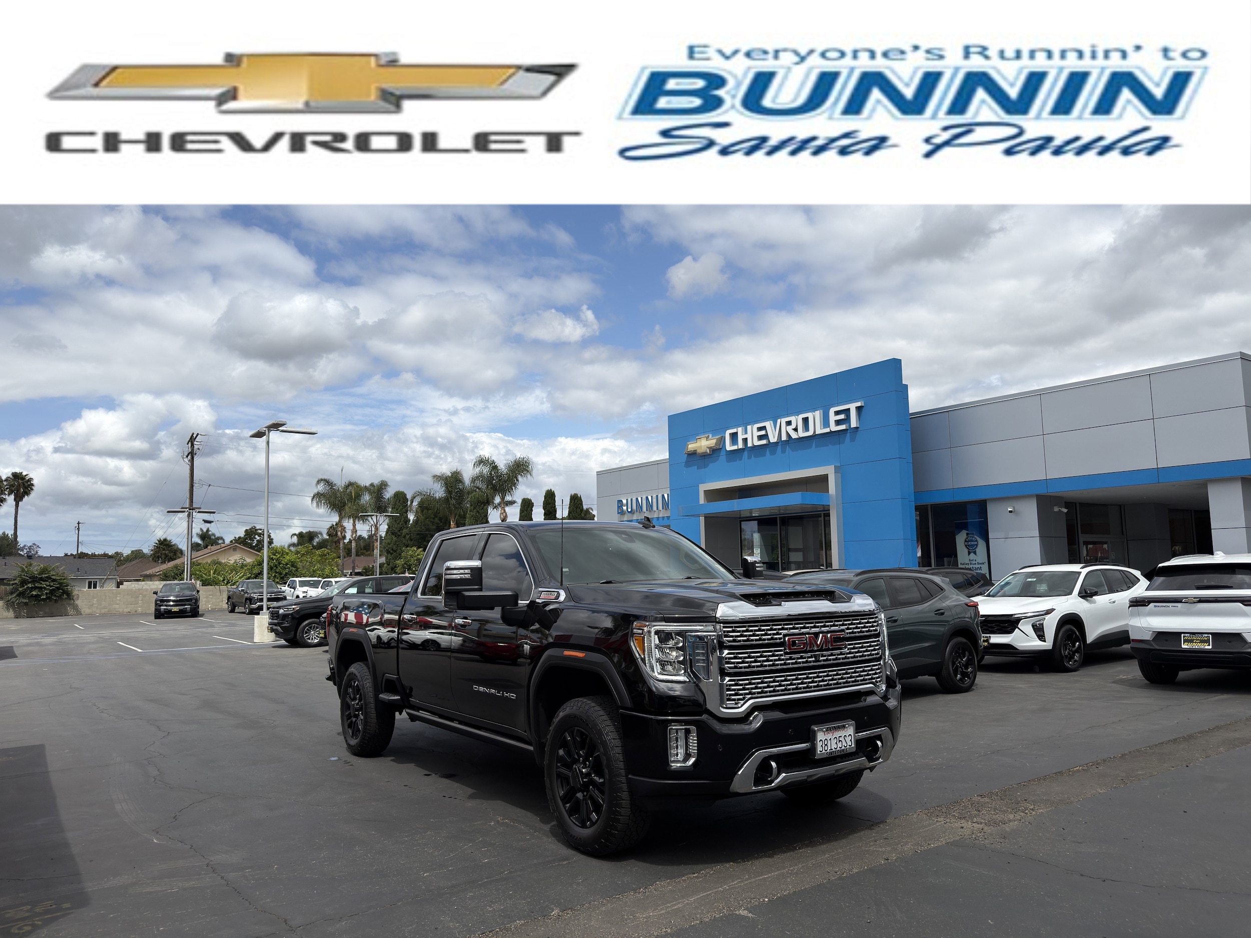 2023 GMC Sierra 4WD Crew Cab Standard Box Denali's photo