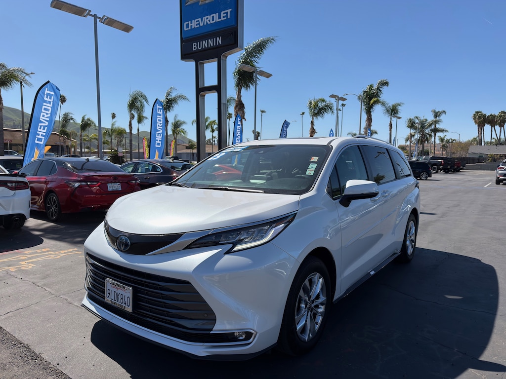 Used 2023 Toyota Sienna Limited