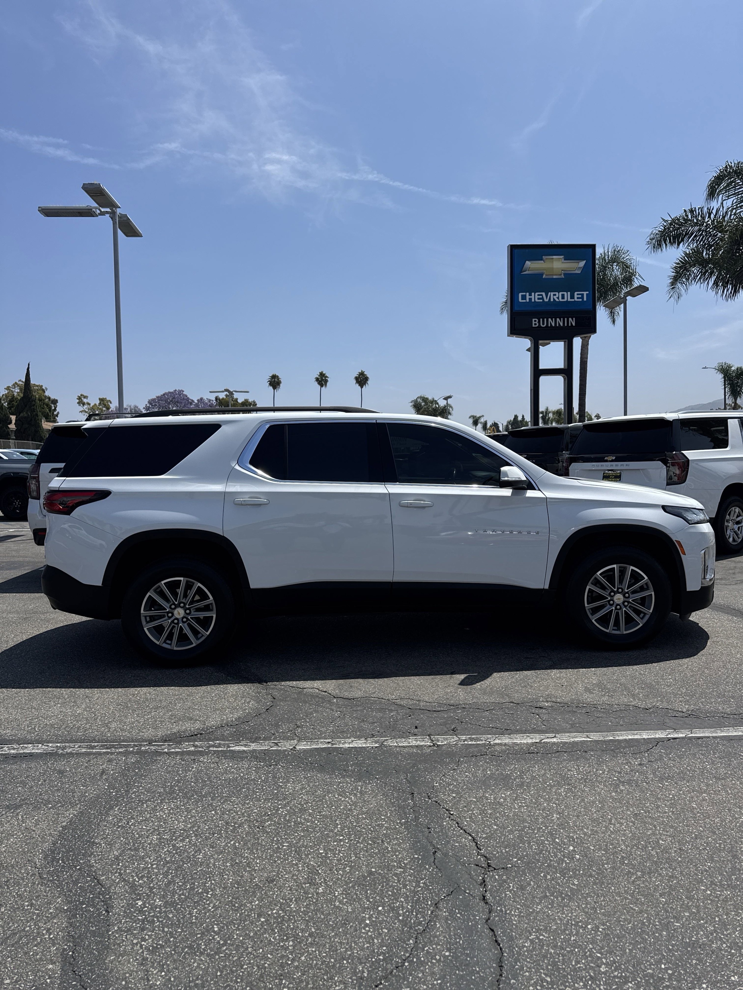 Used 2022 Chevrolet Traverse 1LT with VIN 1GNERGKW4NJ130572 for sale in Santa Paula, CA