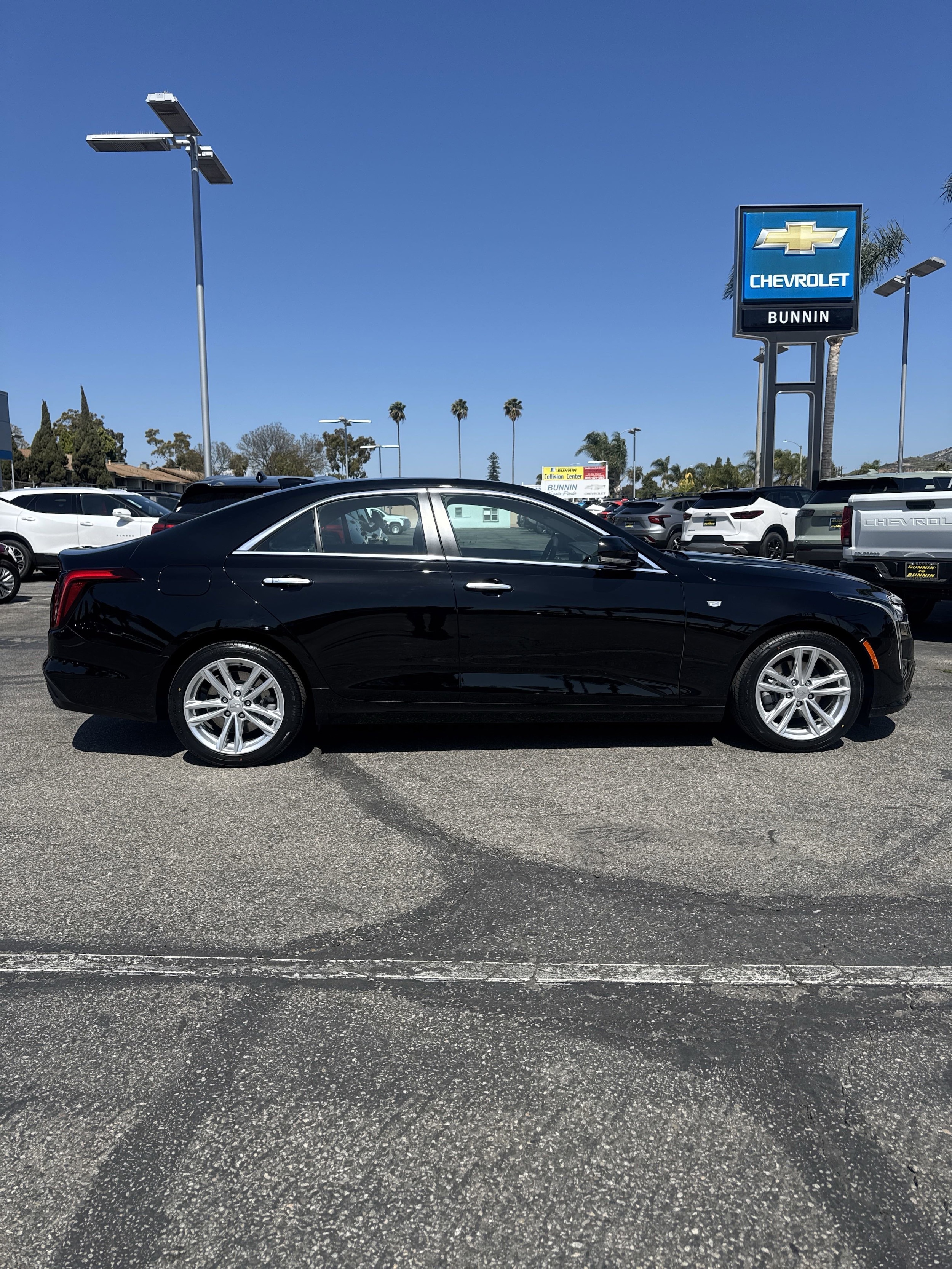 Used 2022 Cadillac CT4 Luxury with VIN 1G6DA5RK3N0112463 for sale in Santa Paula, CA