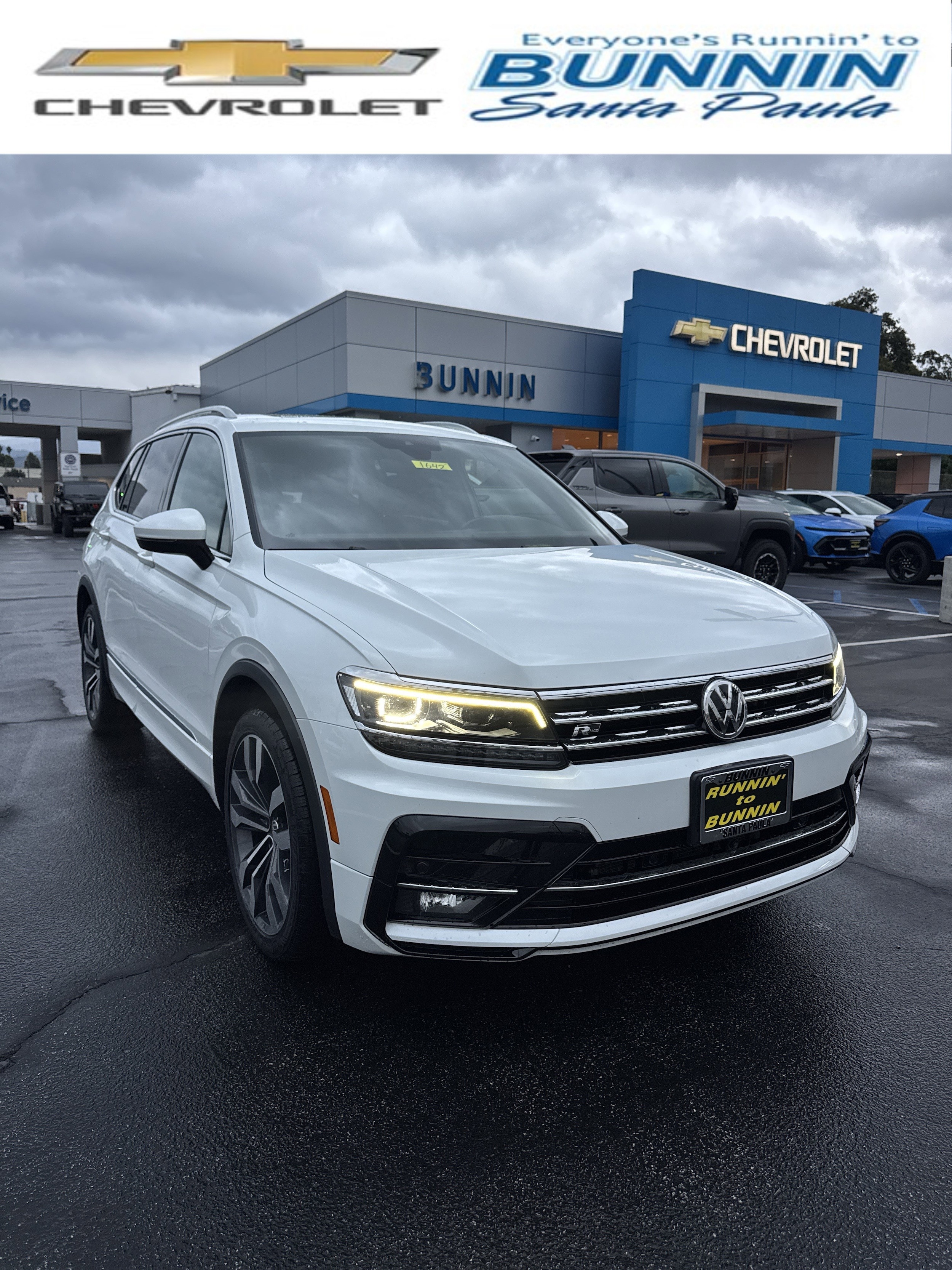 2019 Volkswagen Tiguan SEL Premium R-Line's photo
