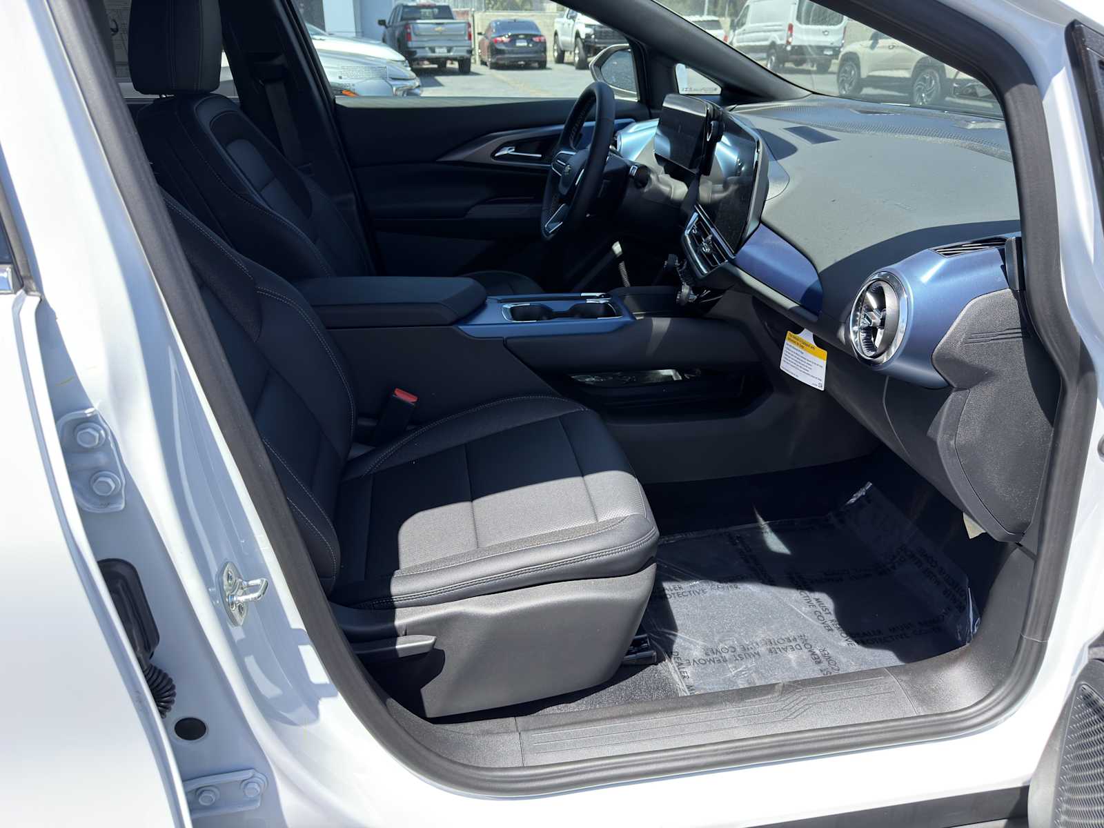2026 Chevrolet Equinox EV 2LT - Photo 10