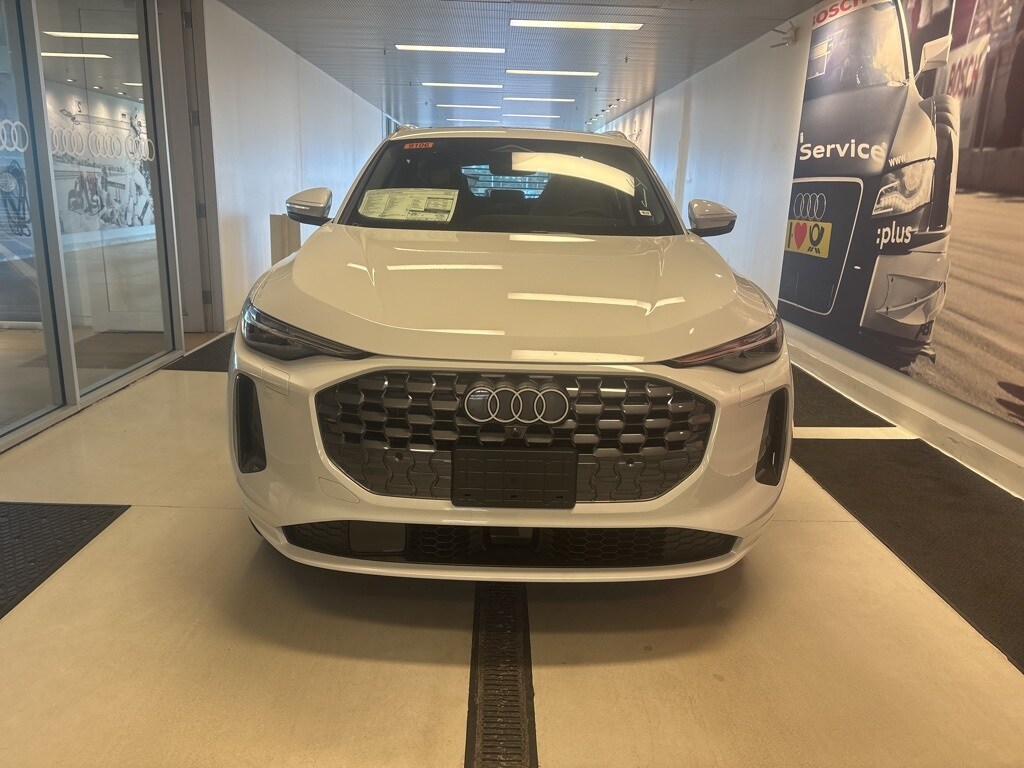 2025 Audi Q5 2.0T Premium Plus photo 2