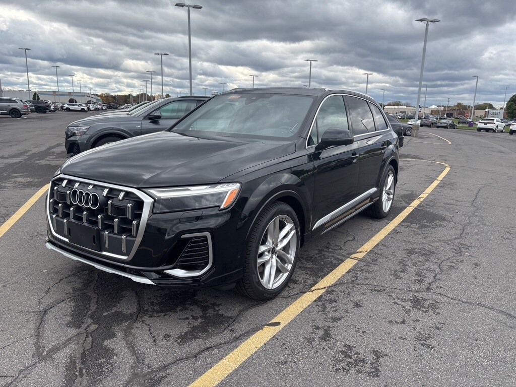 New 2025 Audi Q7 55 Premium Plus SUV