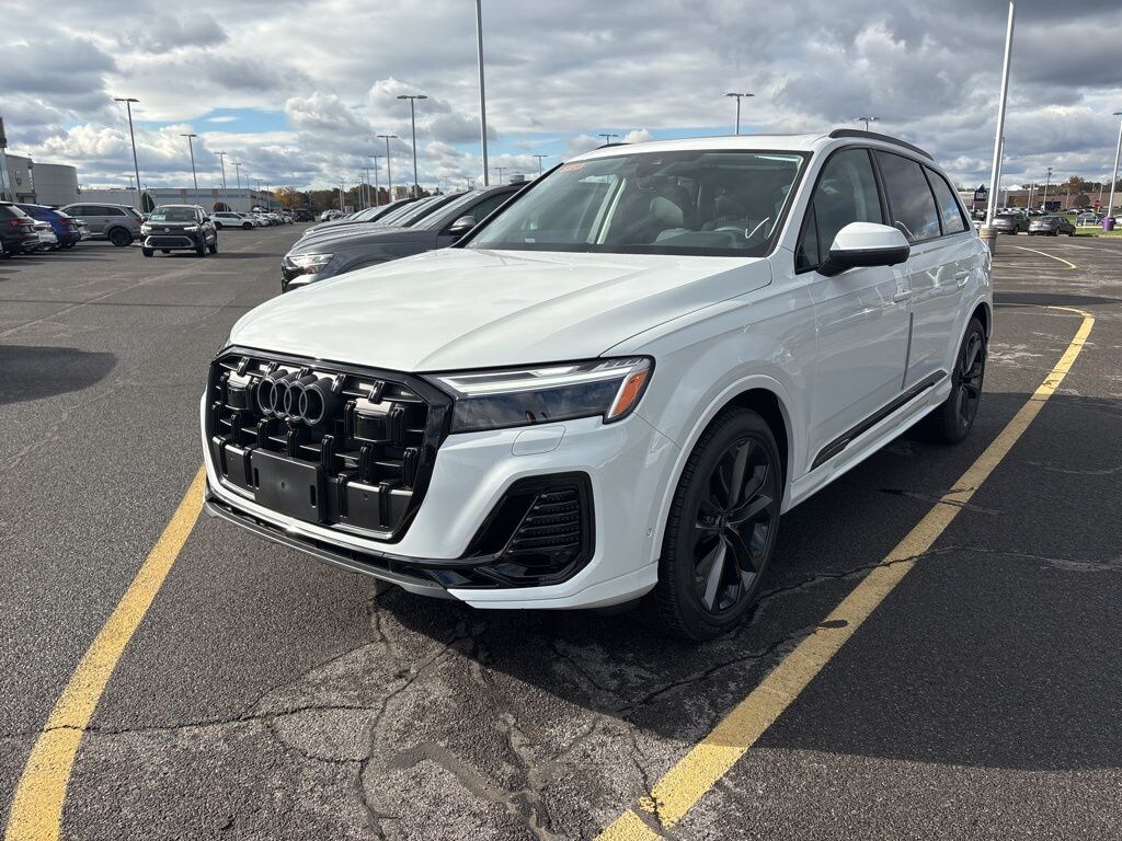 New 2025 Audi Q7 55 Premium Plus SUV