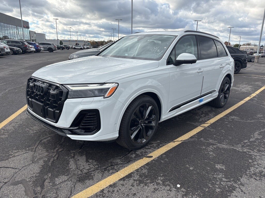 New 2025 Audi Q7 55 Premium Plus SUV