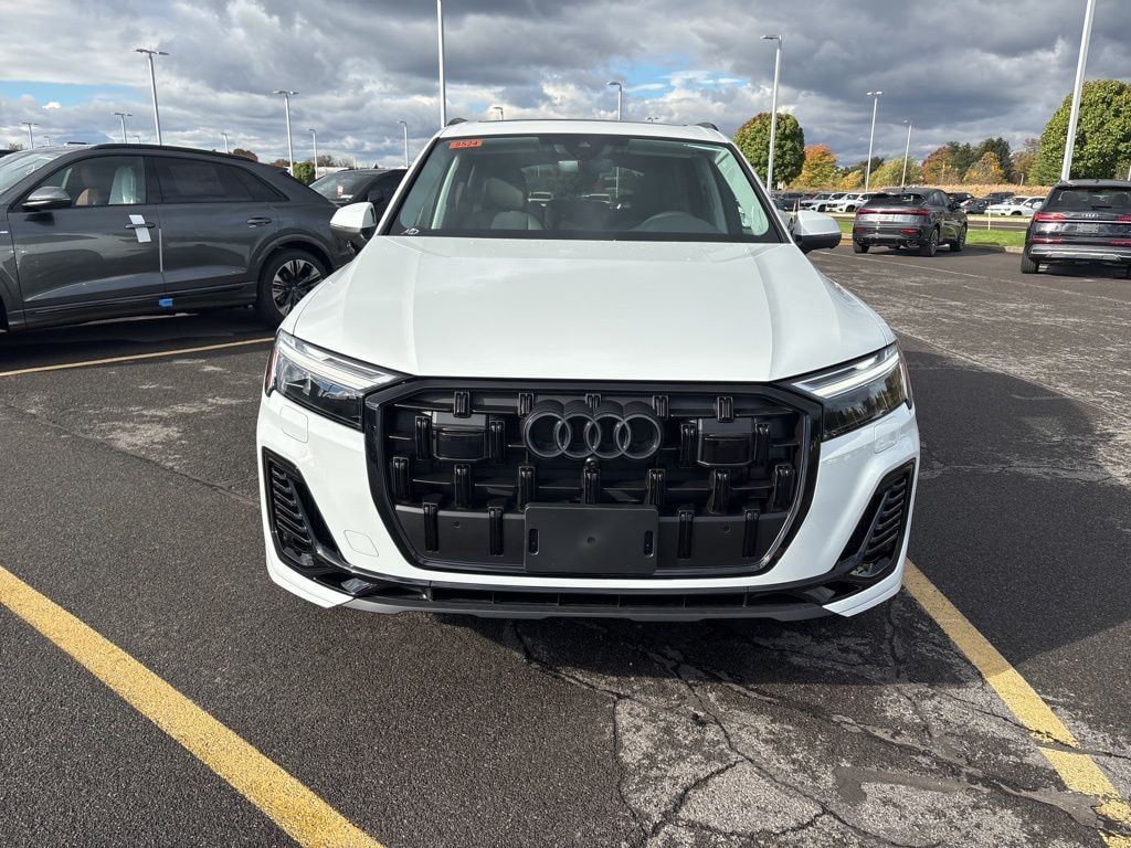 New 2025 Audi Q7 55 Premium Plus SUV
