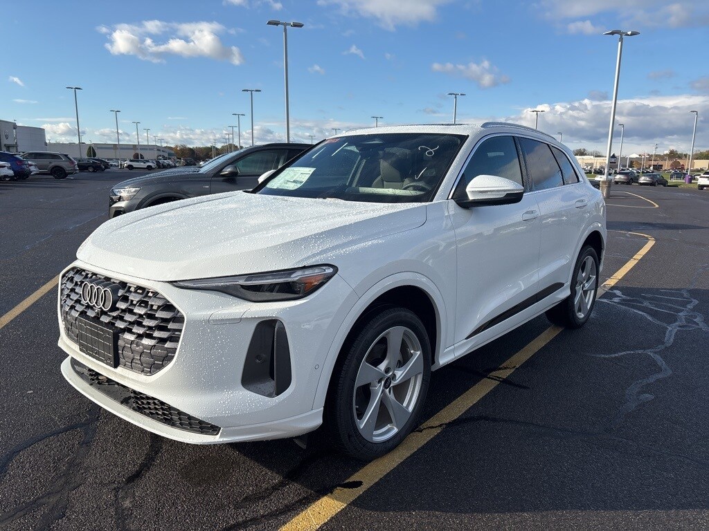 2025 Audi Q5 2.0T Premium Plus photo 3