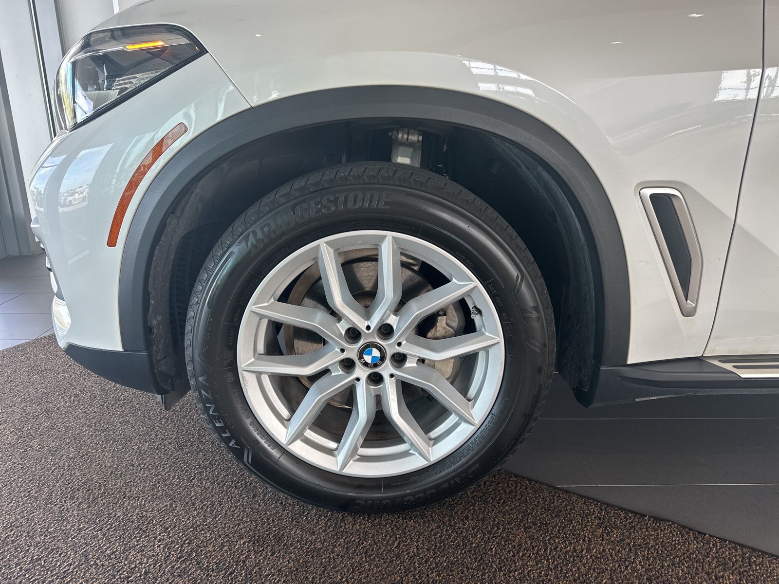 Certified 2021 BMW X5 40i with VIN 5UXCR6C00M9F95078 for sale in Cicero, NY