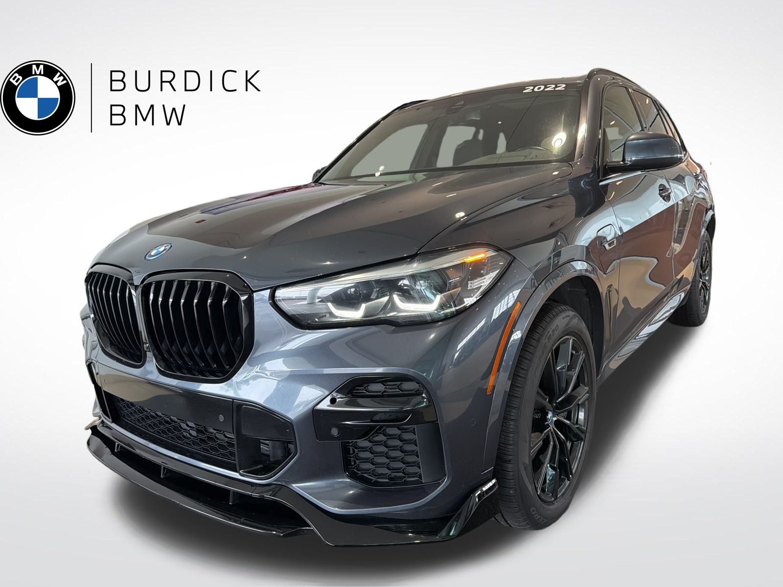 2022 BMW X5 45e's photo