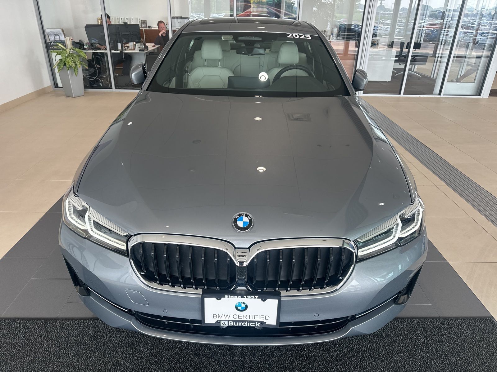 2023 Bmw 530i xDrive photo 2