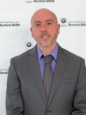 Staff member Nick Schrader from ID_108fcb0b5738