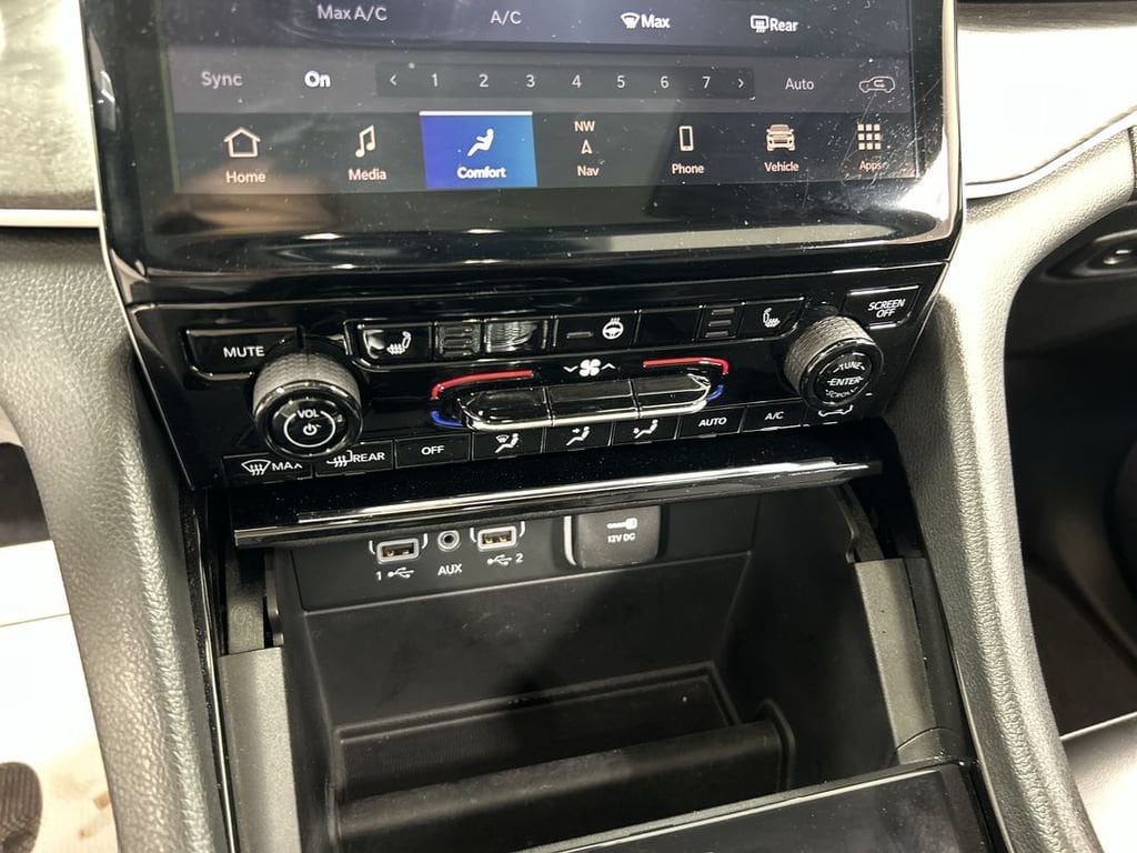 2023 Jeep Grand Cherokee Limited - Photo 17