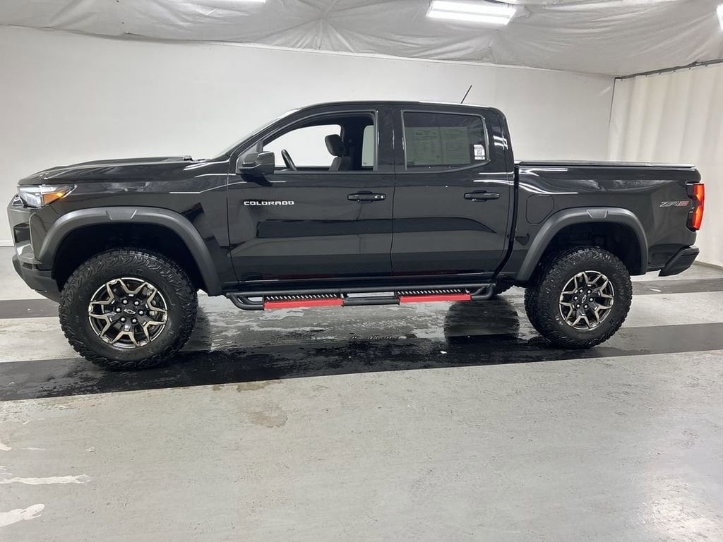2024 Chevrolet Colorado ZR2 - Photo 6