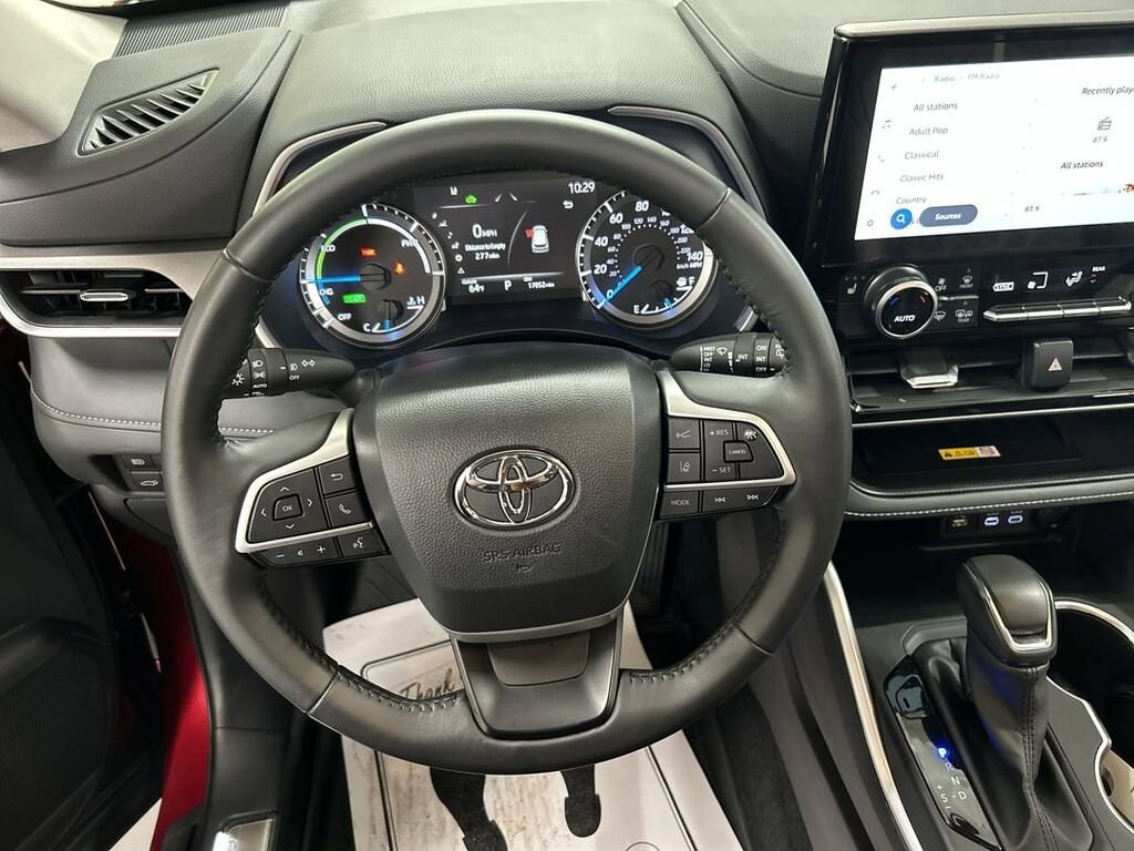 Used 2025 Toyota Highlander Hybrid XLE Nightshade SUV