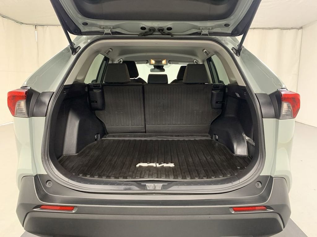 2020 Toyota RAV4 XLE - Photo 21