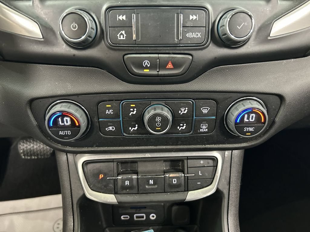 2024 GMC Terrain SLT - Photo 16