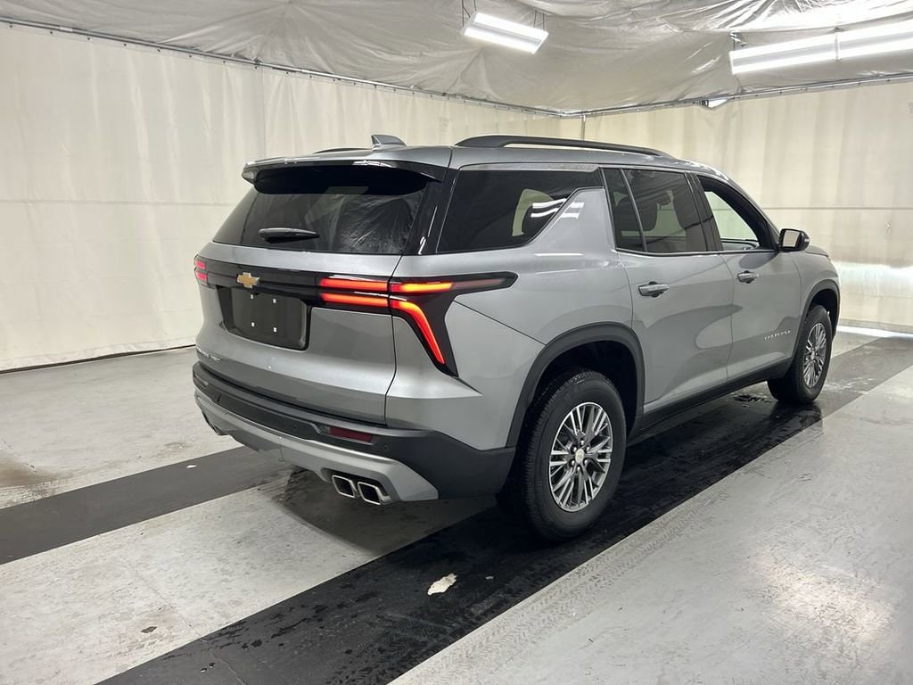 Used 2025 Chevrolet Traverse LT SUV