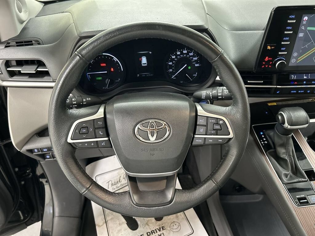 Used 2024 Toyota Sienna XLE Minivan