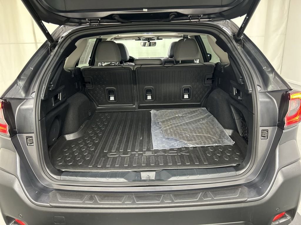 2025 Subaru Outback Limited - Photo 23