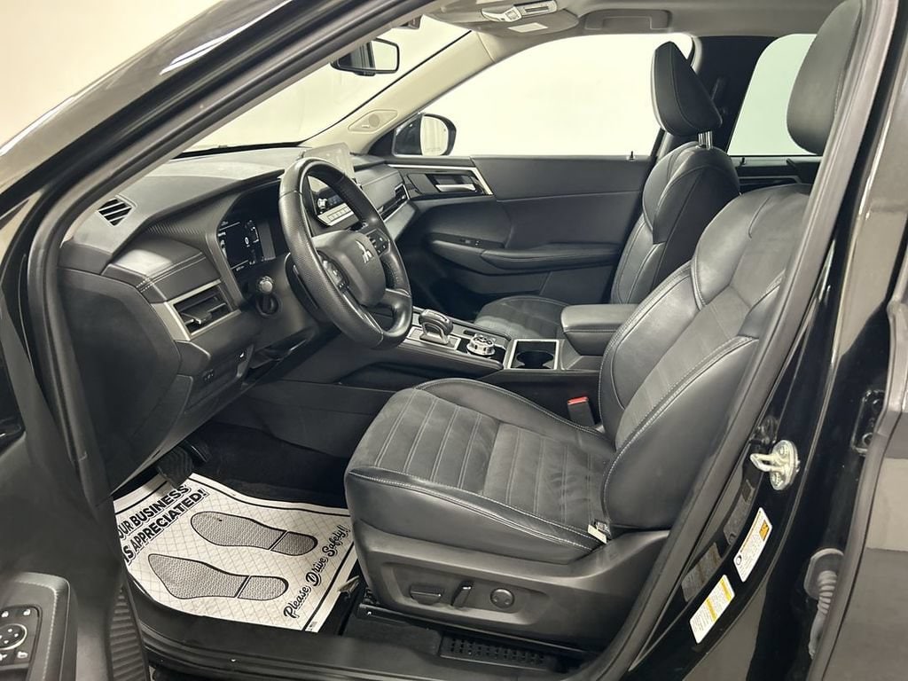 2023 Mitsubishi Outlander SE - Photo 9