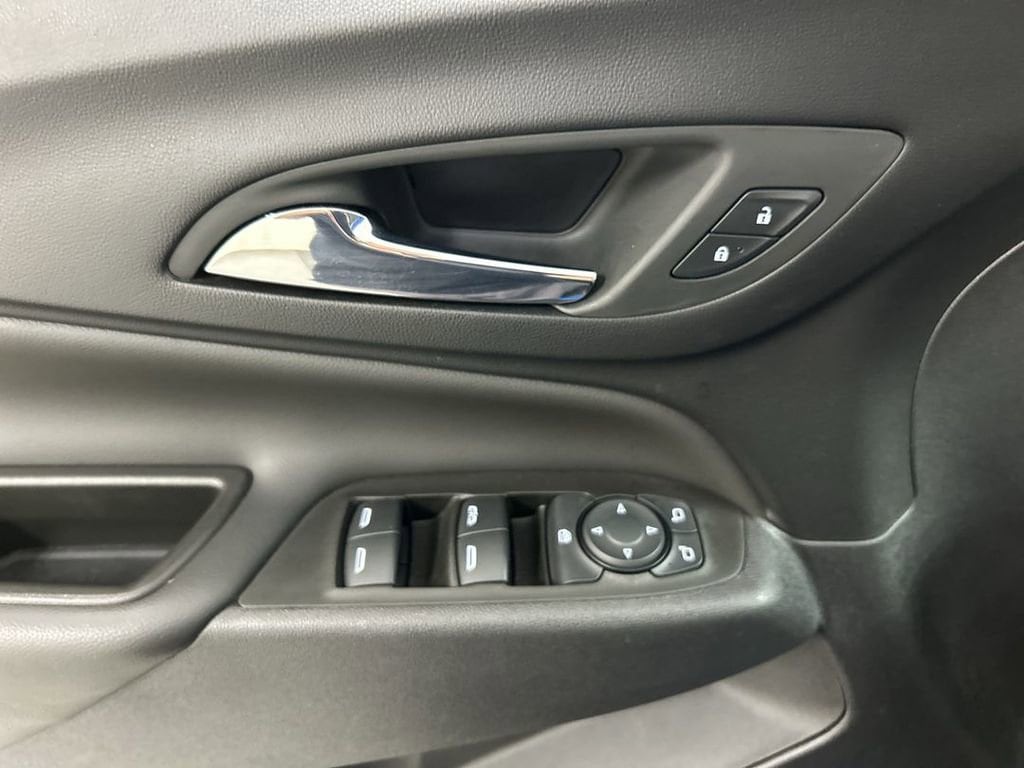 2024 Chevrolet Equinox LT - Photo 11