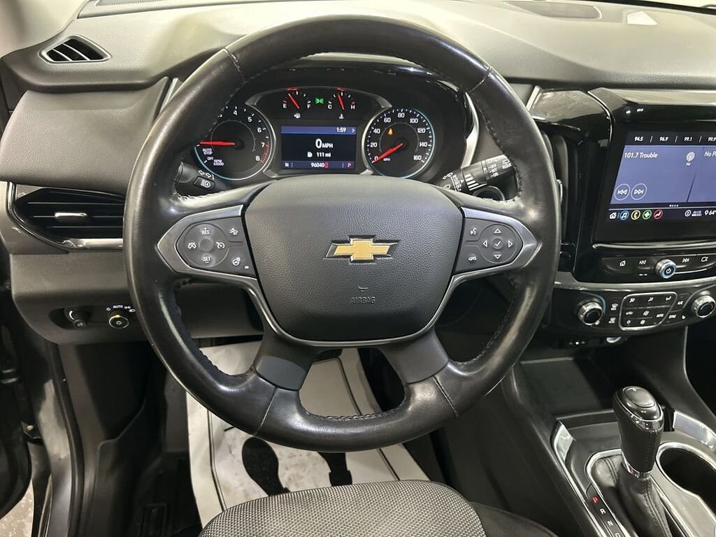 Used 2020 Chevrolet Traverse LT Cloth SUV