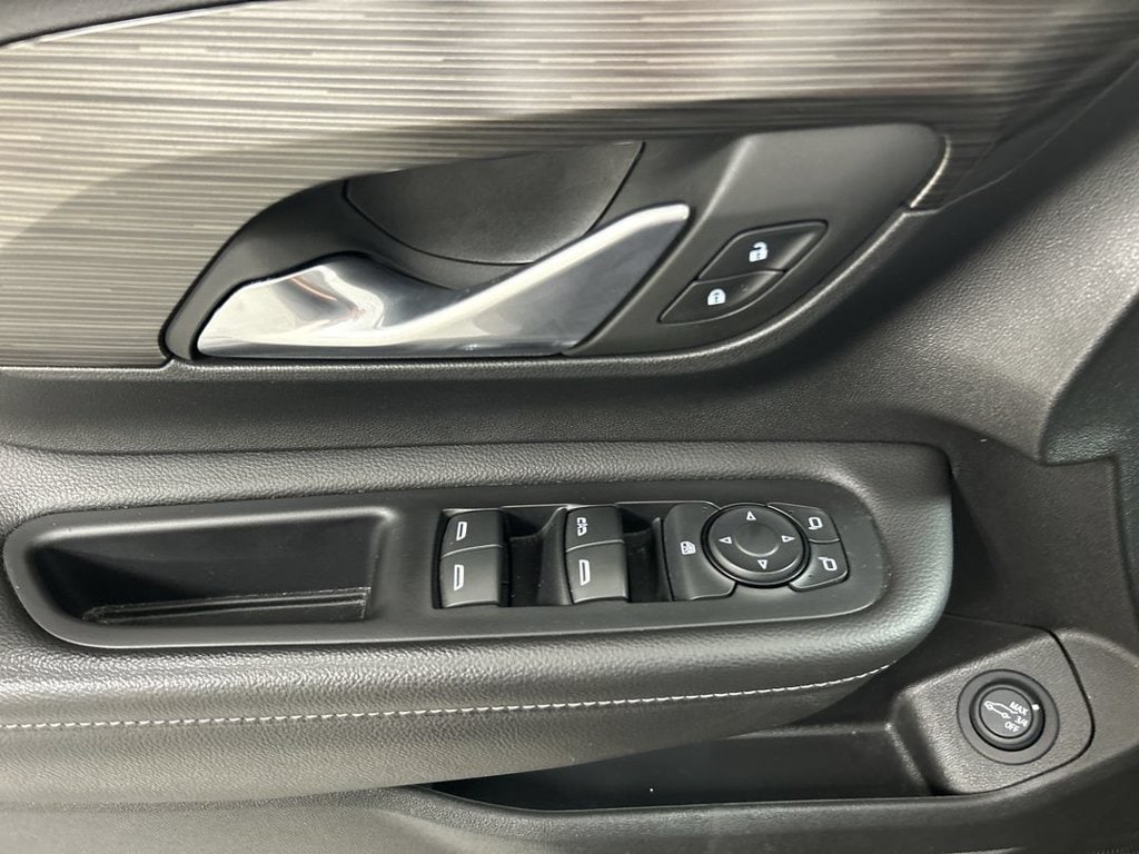 2023 GMC Terrain SLE - Photo 11