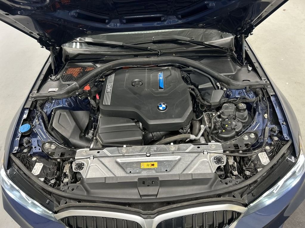 2023 BMW 3 Series 330e - Photo 25