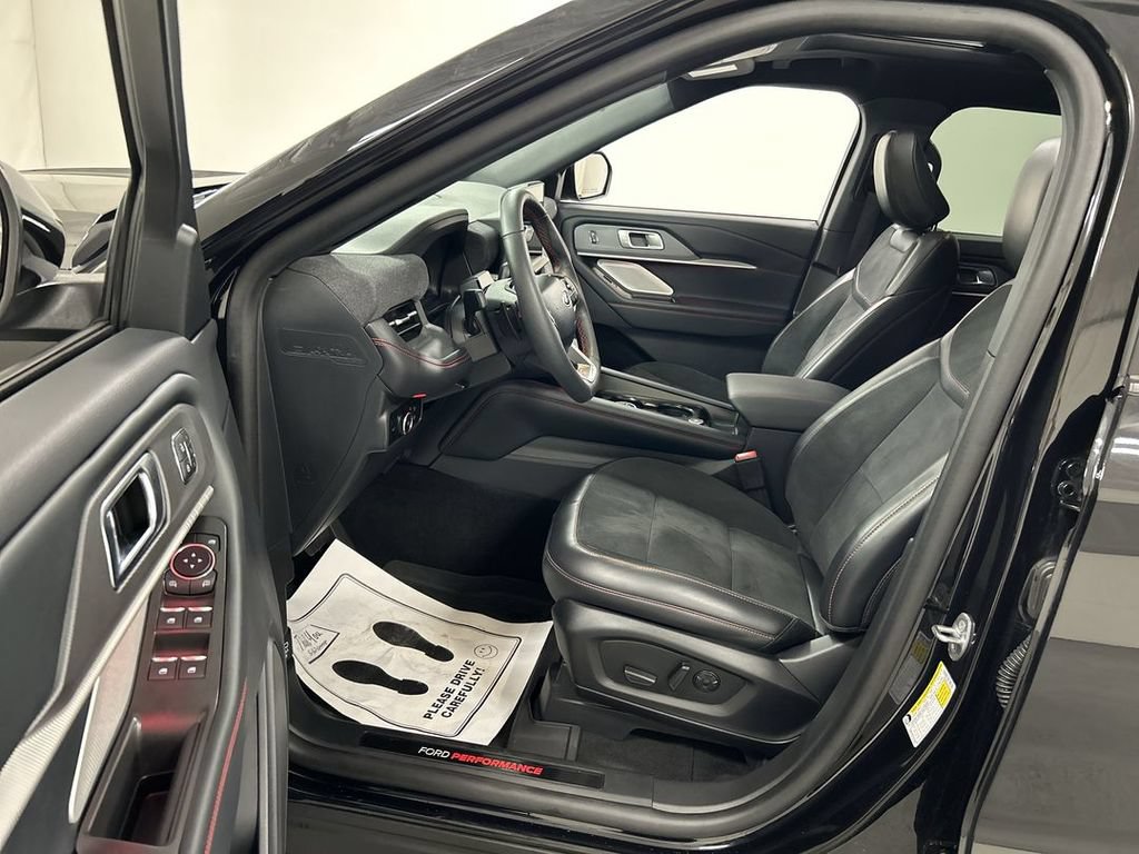 2025 Ford Explorer ST - Photo 9