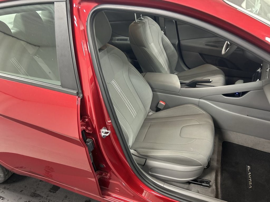 2024 Hyundai Elantra SEL - Photo 22