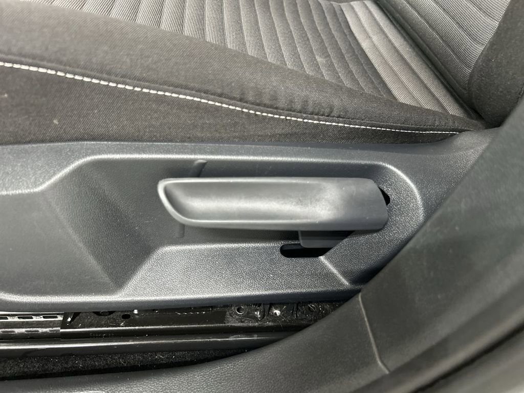 2023 Volkswagen Jetta S - Photo 10