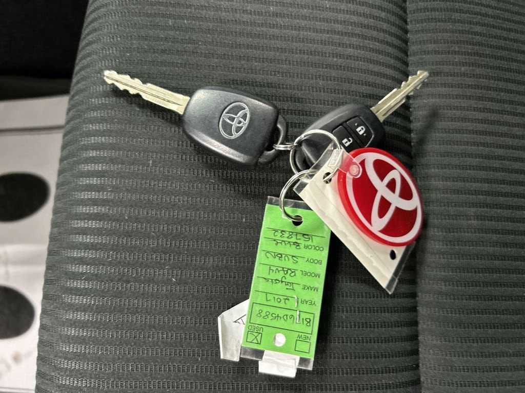 2017 Toyota RAV4 LE - Photo 12
