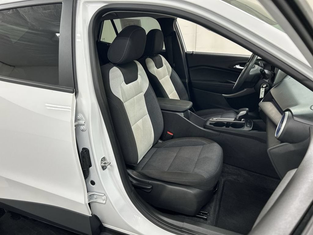2024 Chevrolet Trax LS - Photo 22