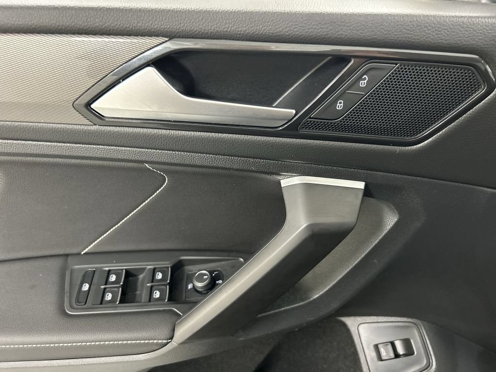 2024 Volkswagen Tiguan SE - Photo 11