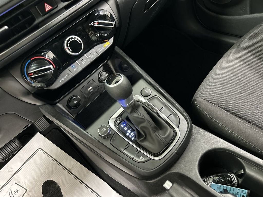 2023 Hyundai Kona SEL - Photo 17