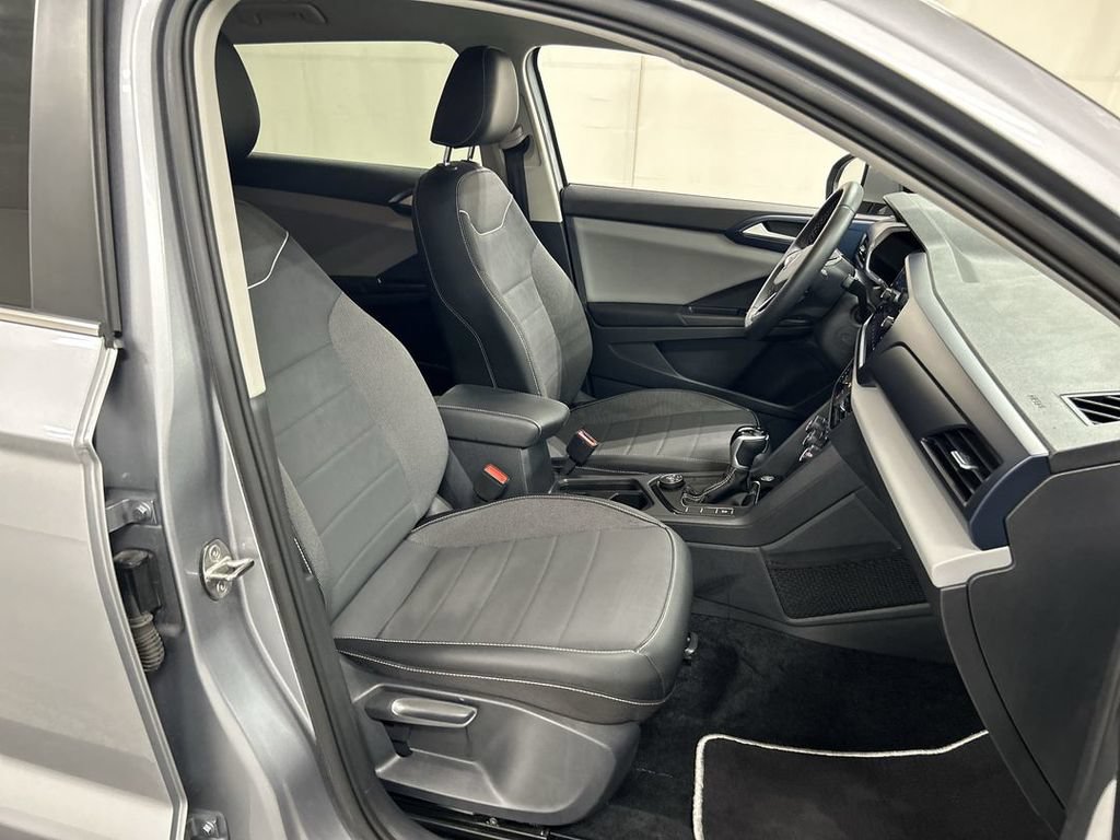 2023 Volkswagen Taos SE - Photo 22