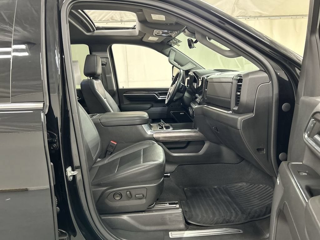 2024 Chevrolet Silverado 3500HD LTZ - Photo 23