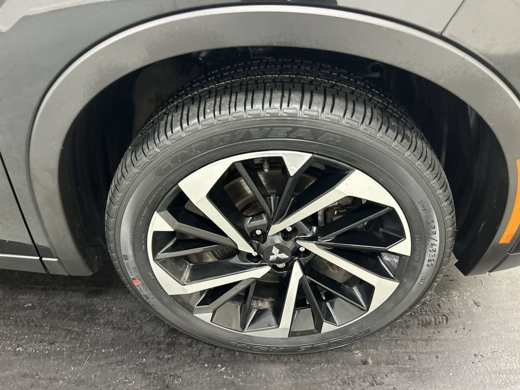2023 Mitsubishi Outlander SE - Photo 8