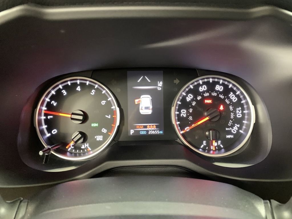 2020 Toyota RAV4 XLE - Photo 13