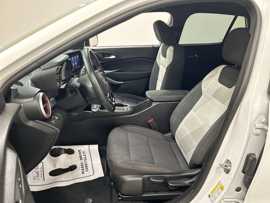 2024 Chevrolet Trax RS - Photo 9