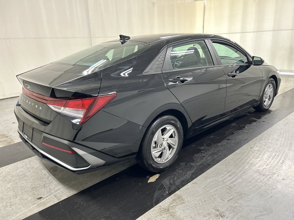 Used 2025 Hyundai Elantra SE