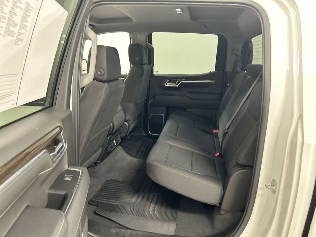 2023 Chevrolet Silverado 1500 LT - Photo 19