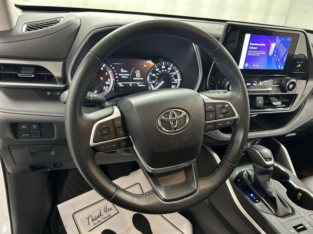 Used 2023 Toyota Highlander XLE SUV