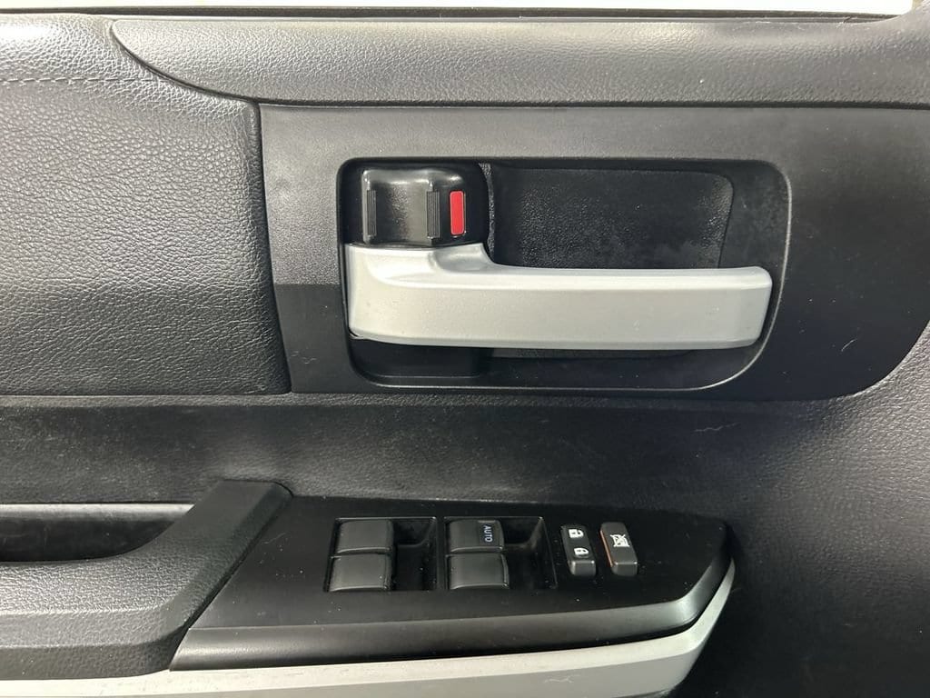 2020 Toyota Tundra SR5 - Photo 11
