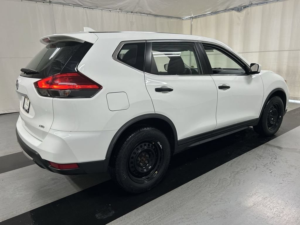 Used 2017 Nissan Rogue S with VIN KNMAT2MV0HP561332 for sale in Cicero, NY