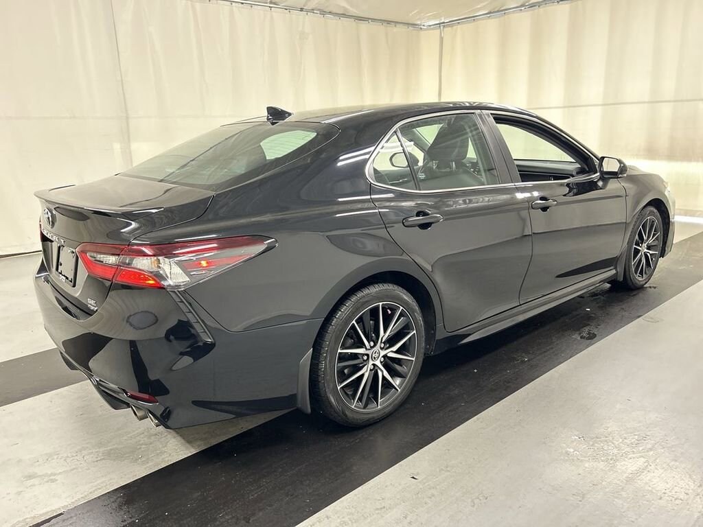 Used 2022 Toyota Camry SE AWD Sedan