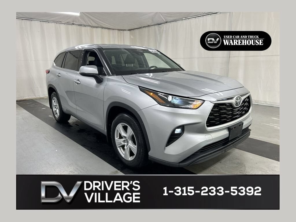 Used 2022 Toyota Highlander LE SUV